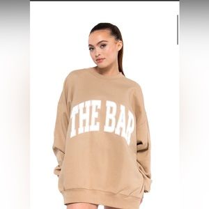 The Bar - Varsity Sweatshirt in Beige